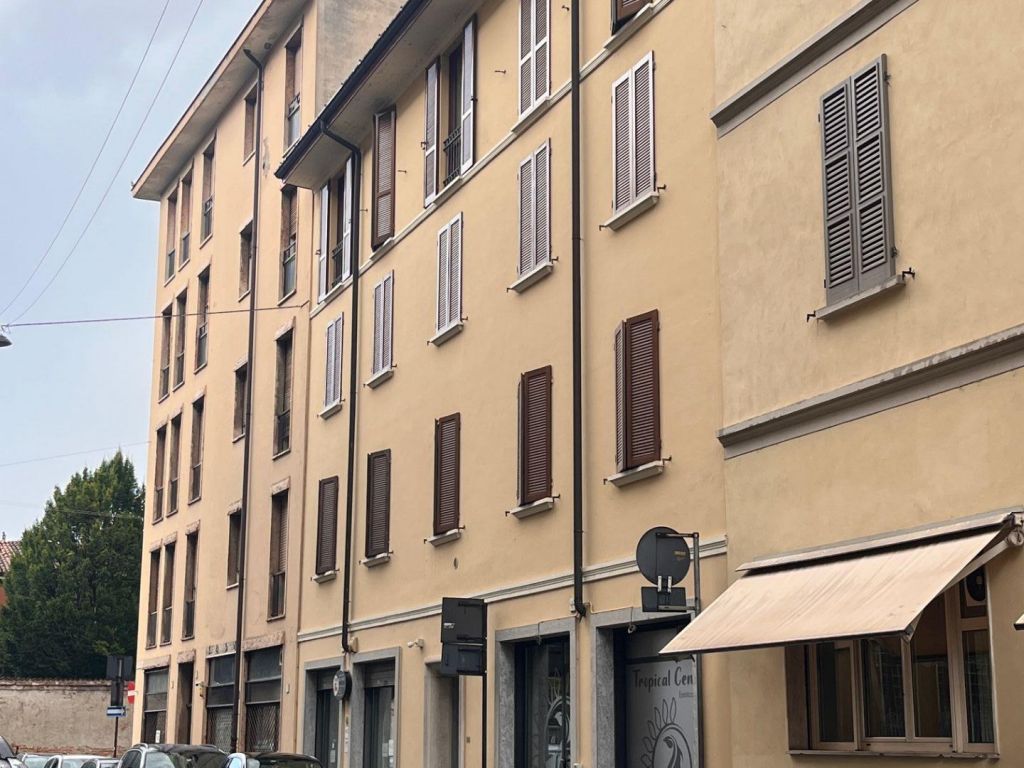 Via Ricca (laterale Corso Vittorio Emanuele)